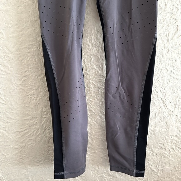 Athleta Stealth TruCool 7/8ths Tight Black Gray Perforated Leggings Small - Picture 4 of 11